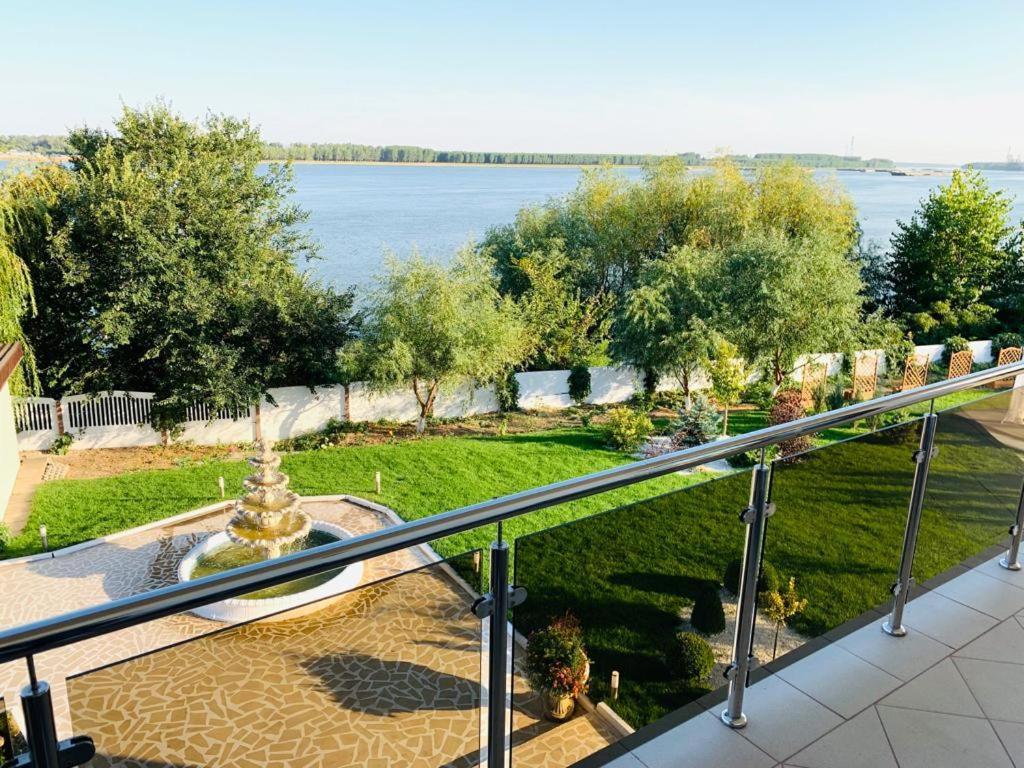 Hotel Riverside Galaţi Exterior foto